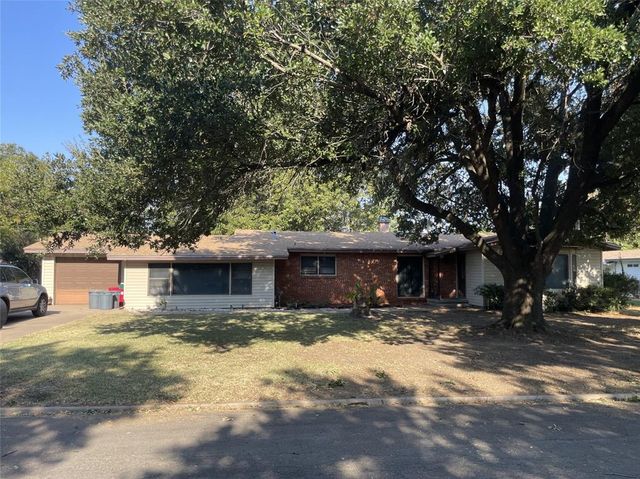 $307,000 | 325 Bellaire Drive | Woodway