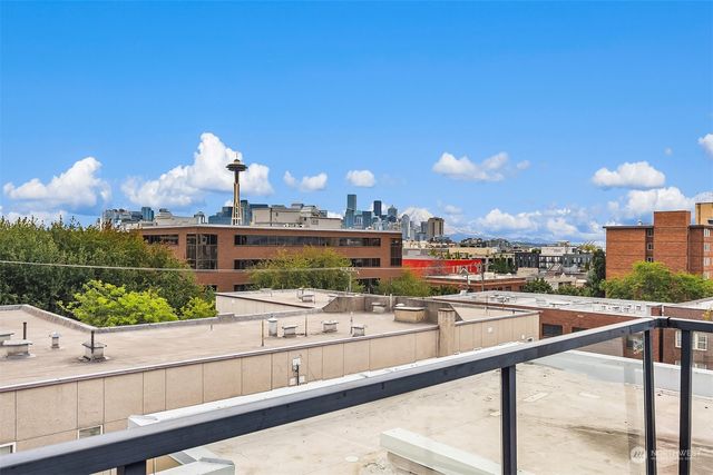 $449,000 | 626 4th Avenue West, Unit 204 | Lower Queen Anne