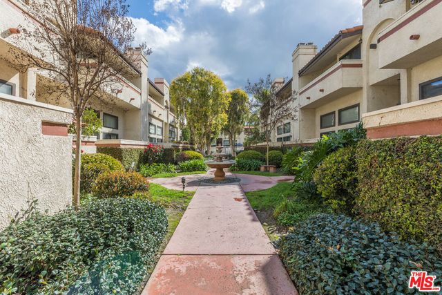 $3,850 | 6930 De Celis Place, Unit 34 | Lake Balboa