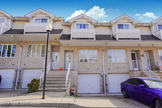 $629,999 | 21 Navigator Court | Prince's Bay