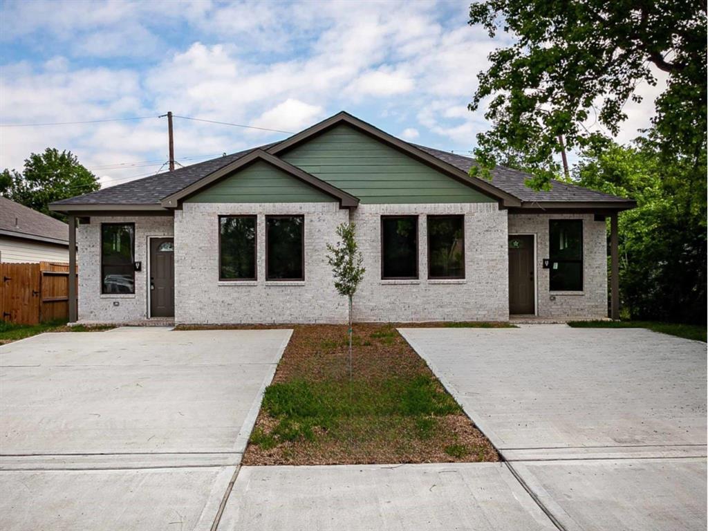 a front view of house with yard