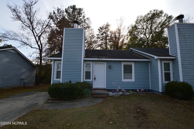 $975 | 224 Easy Street | Hickory Grove