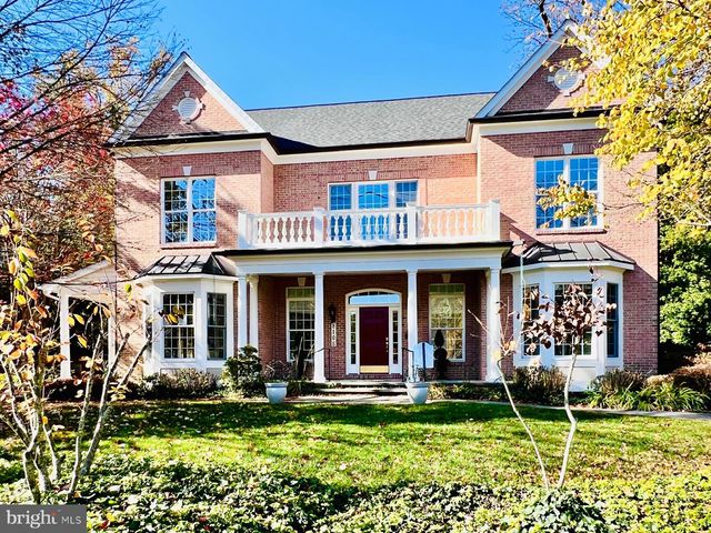 $2,850,000 | 8108 Hampden Lane | Woodland Greenwich Forest