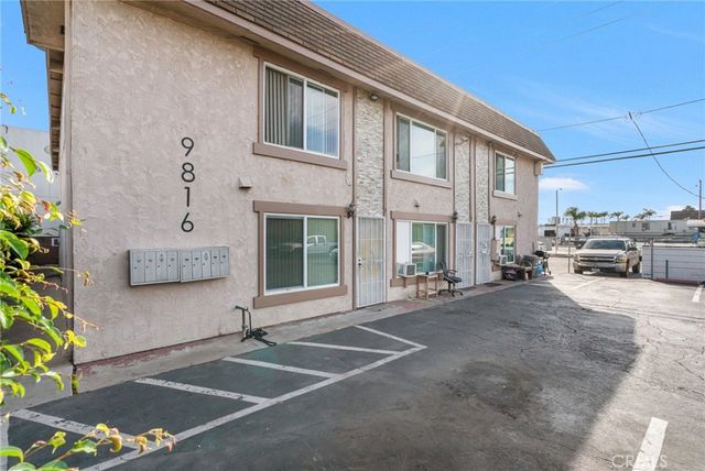 $2,315,000 | 9816 Park Street | Central Bellflower