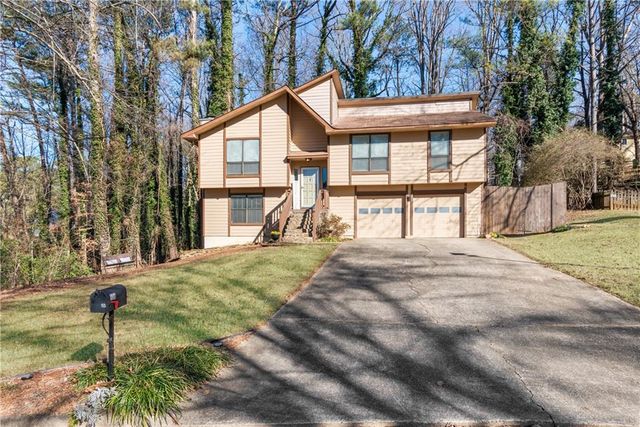 $440,000 | 730 Lake Forest Pass | Roswell