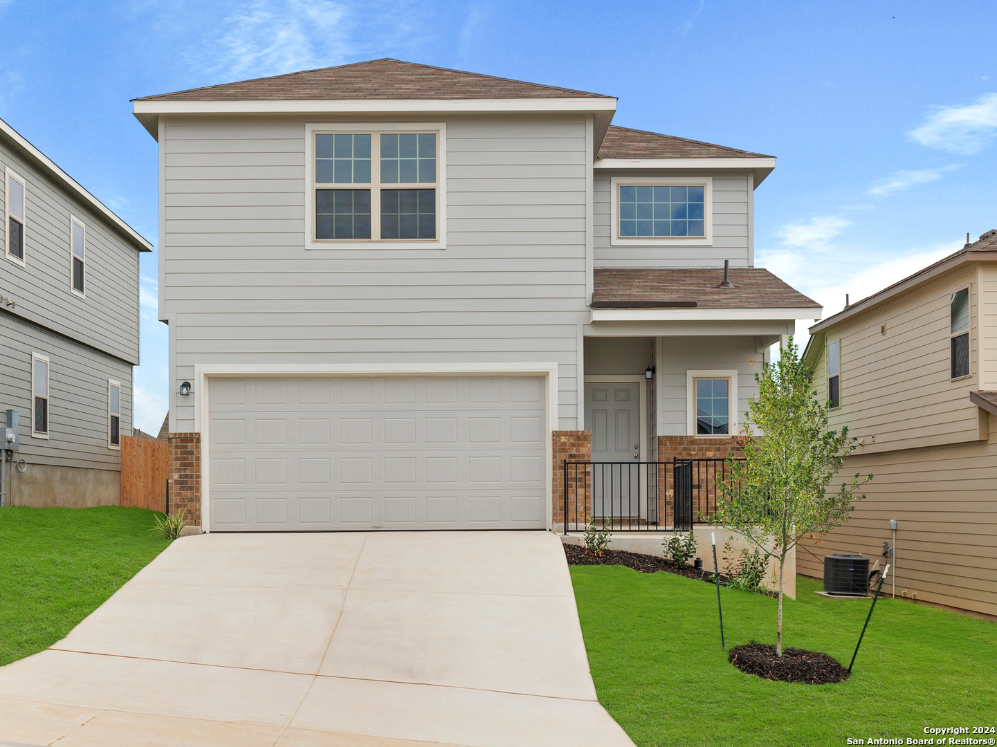 a front view of house with yard