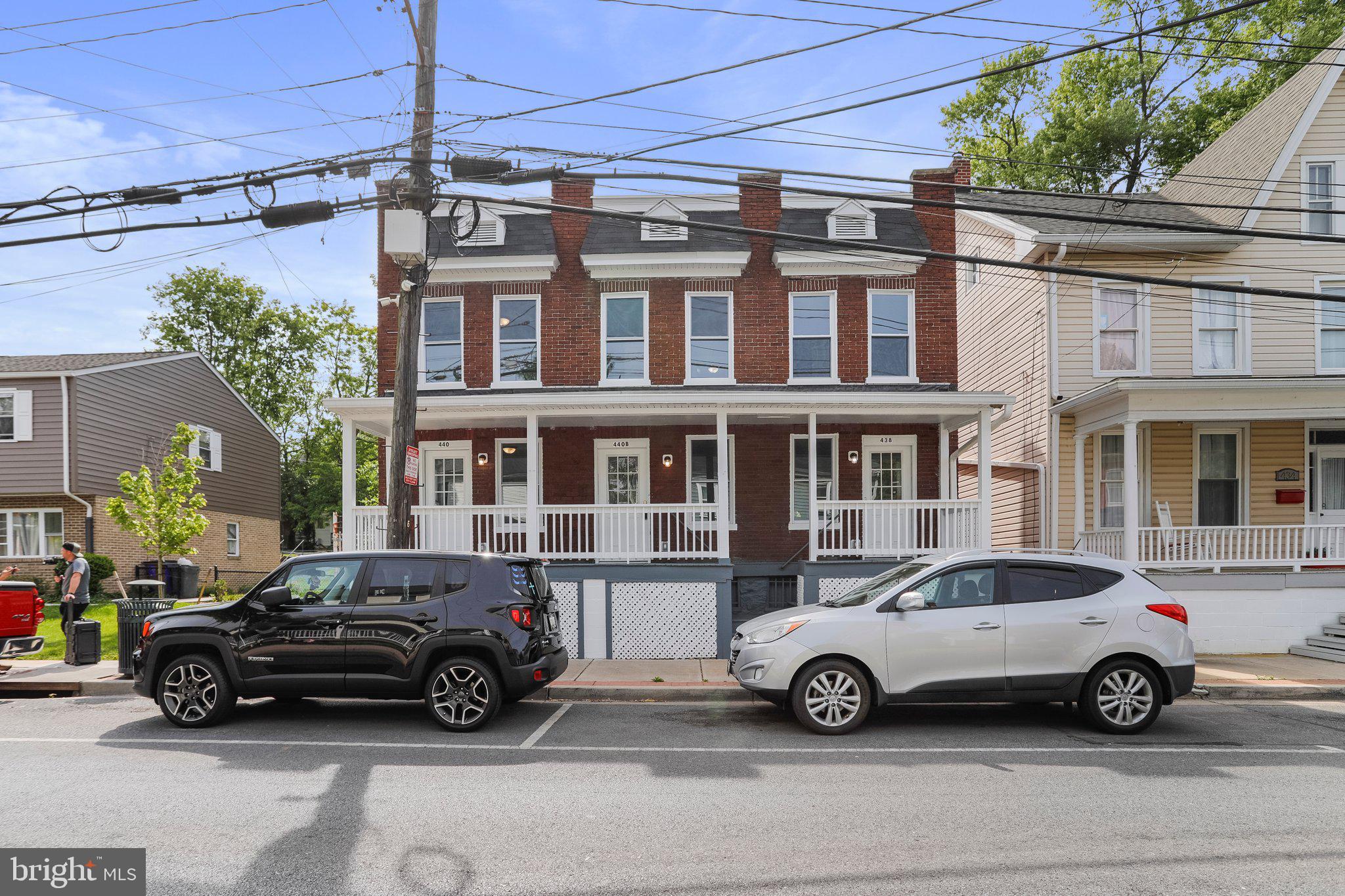 a car parked in front of a building