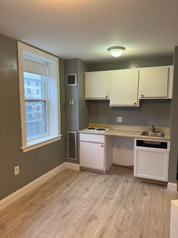 $2,200 | 1035 Tremont Street, Unit 42 | South End