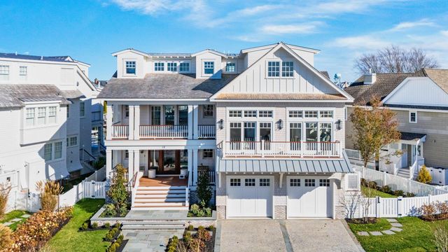 $11,995,000 | 19 Flamingo Drive | South Central Avalon