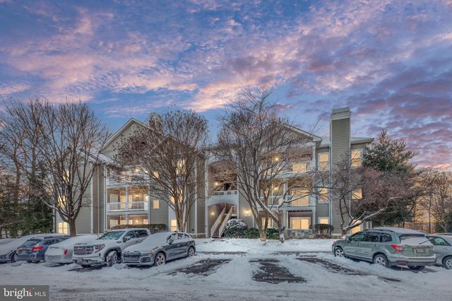 $405,000 | 1705 Lake Shore Crest Drive, Unit 25 | Reston