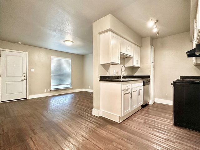 $999 | 4316 Bull Creek Road, Unit 106 | Rosedale