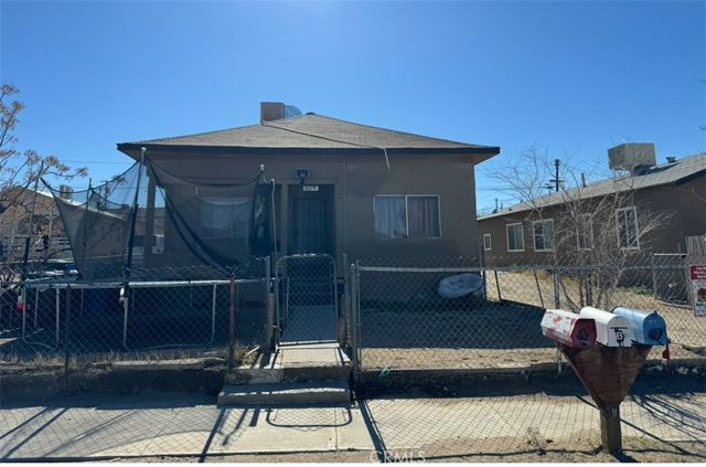 $599,999 | 608 East Buena Vista Street | Barstow