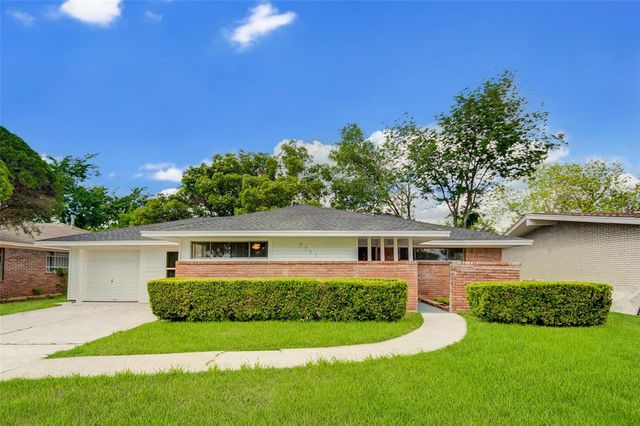 Garden Villas, Houston, TX Homes for Sale - Garden Villas Real Estate |  Compass