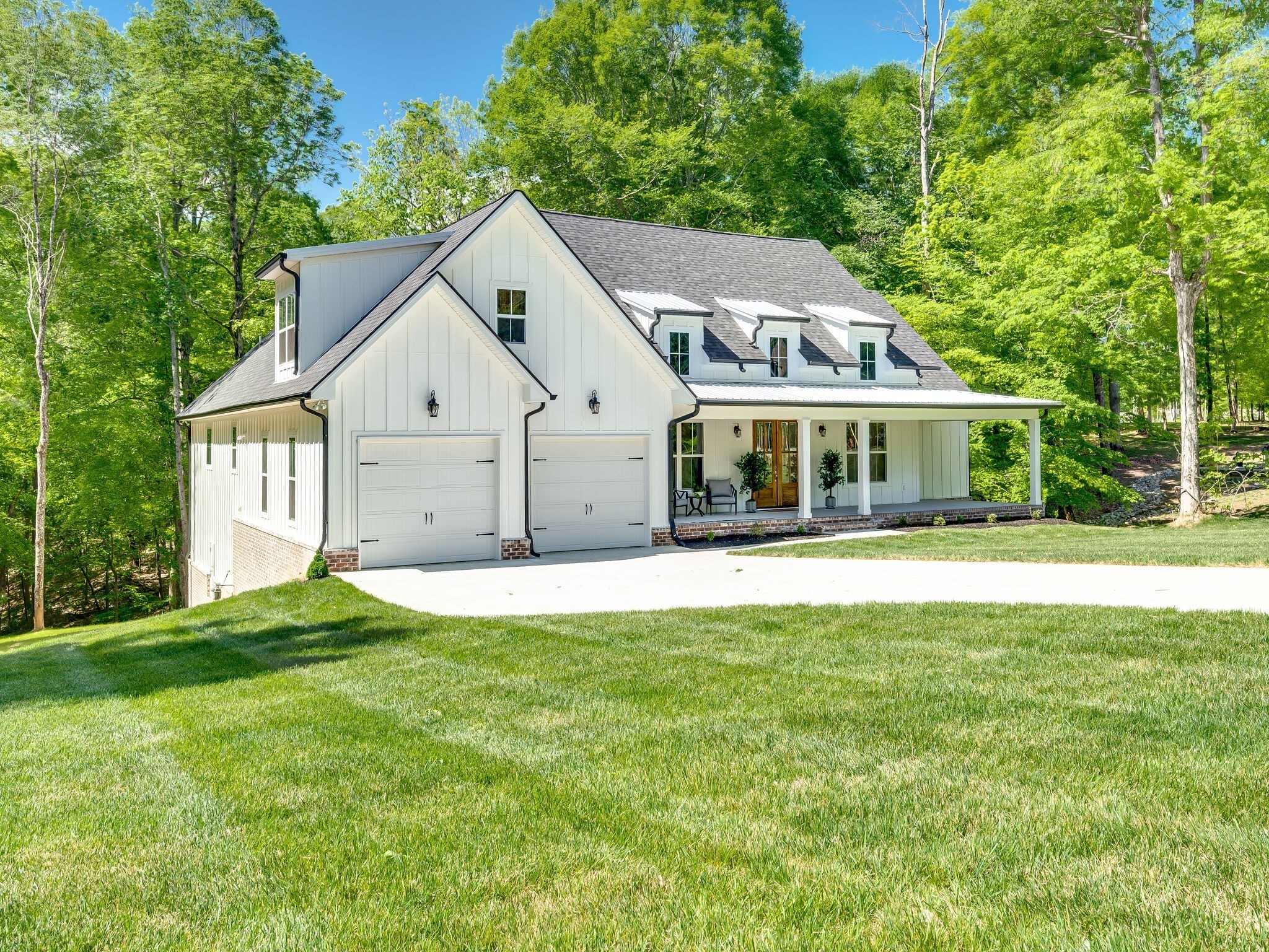 Beautiful Brand New Modern Farmhouse