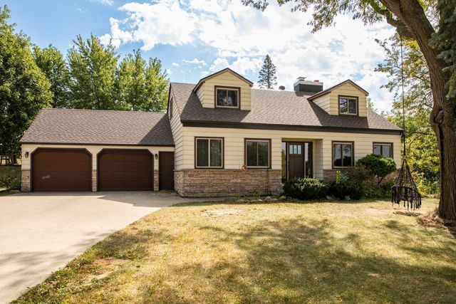 $349,900 | 1066 Southern Ridge Drive Southwest | Willow Creek