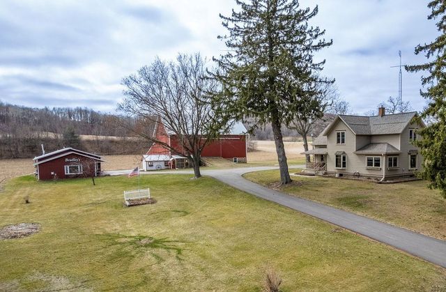 $825,000 | E6393 Ski Hill Road | Reedsburg Town