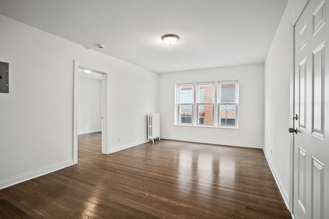 $1,595 | 1810 North Farwell Avenue, Unit 7 1606 E | Lower East Side