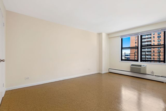 $3,200 | 59-17 Junction Boulevard, Unit 8C | LeFrak City