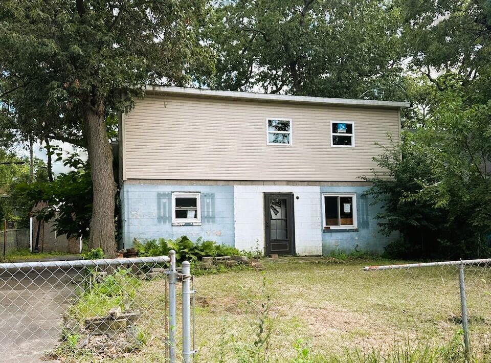 front view of house with a yard