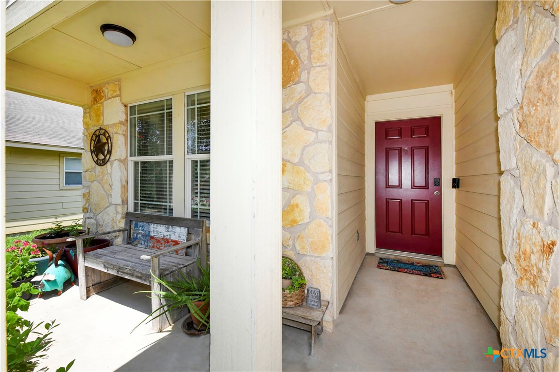 view of backyard with outdoor seating space