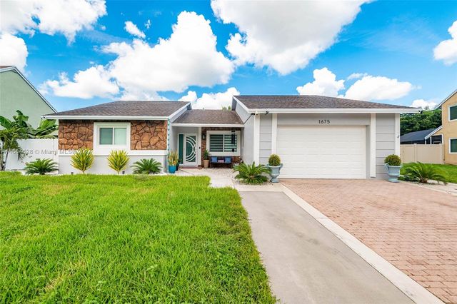 $549,900 | 1675 South Goldeneye Lane | Homestead