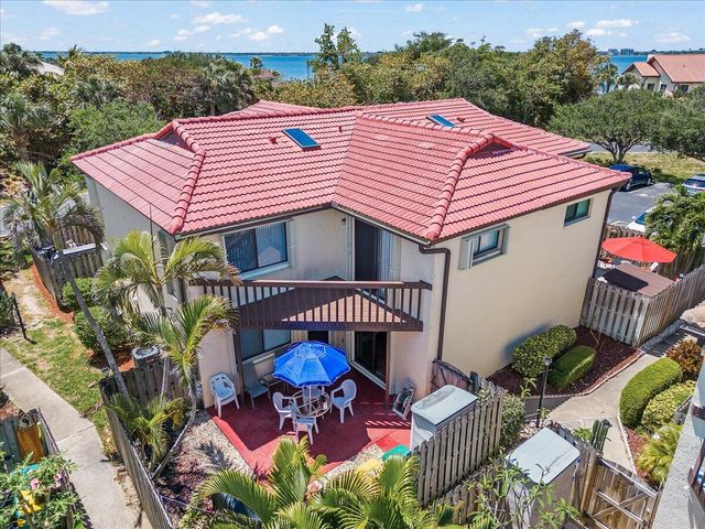 $344,900 | 3301 River Villa Way | Melbourne Beach