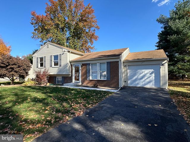 $399,900 | 127 Tanglewood Lane | Blossom Hill