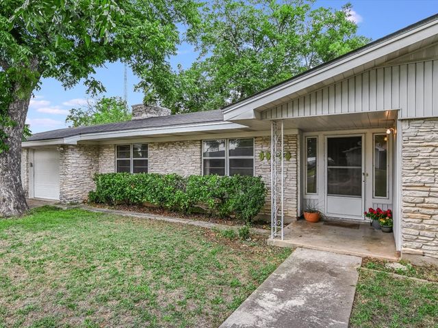 $415,000 | 11609 North Oaks Drive | North Oaks