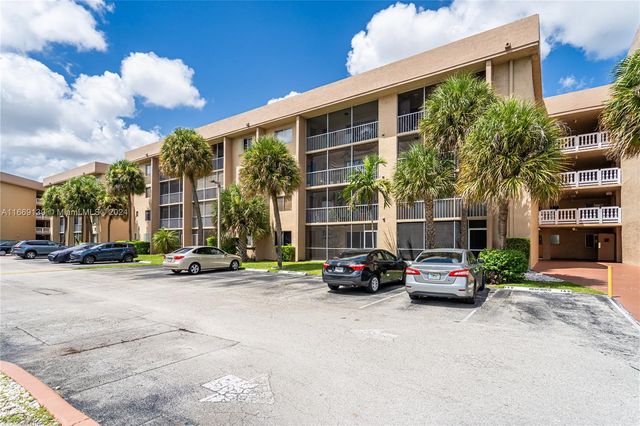 $2,500 | 17000 Northwest 67th Avenue, Unit 325 | Country Club of Miami