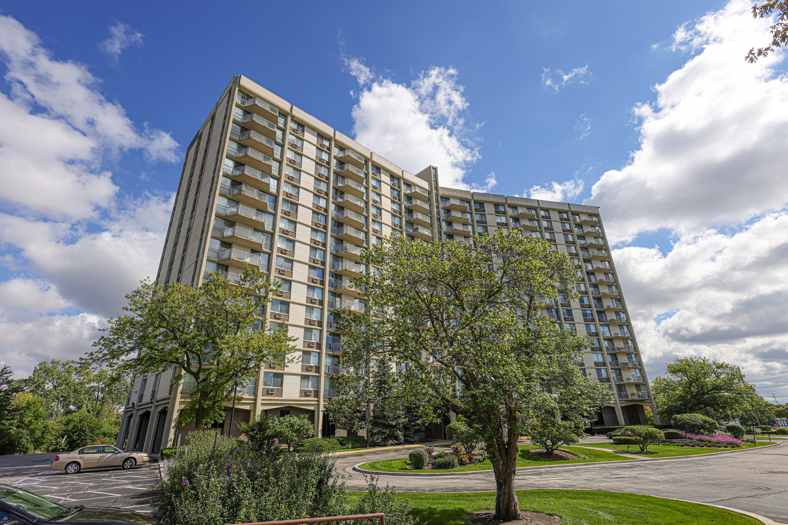 a view of a multi story building