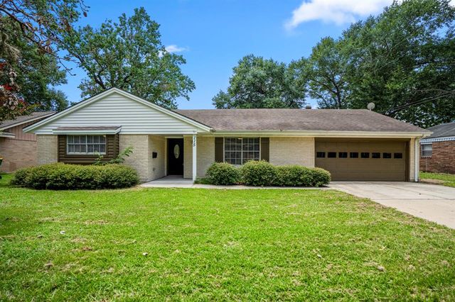 $244,500 | 115 Oak Hollow Drive | Conroe