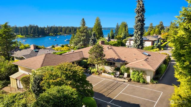 $4,330,000 | 8947 Northeast 36th Street | Yarrow Point