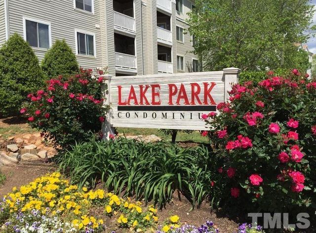 $650 | 1221 University Court, Unit 102 | Lake Park Condominiums