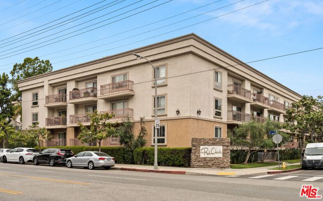 $615,000 | 141 South Clark Drive, Unit 404 | Beverly Center-Miracle Mile