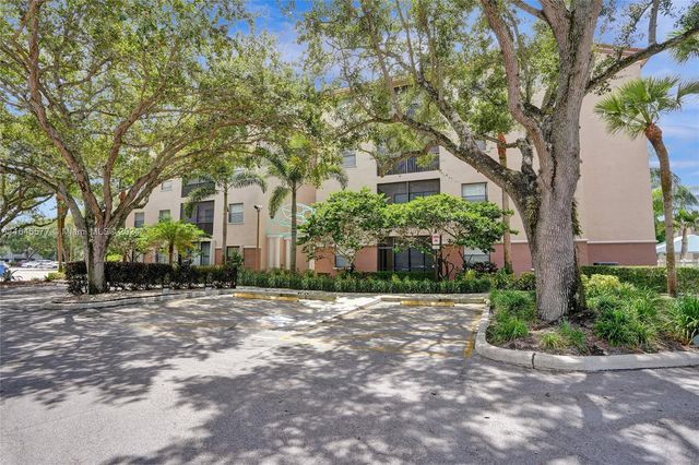 $345,000 | 4300 Northwest 30th Street, Unit 341 | Coral Gate