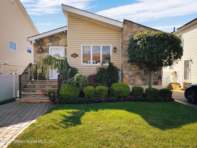 $1,088,000 | 46 Watkins Avenue | Greenridge