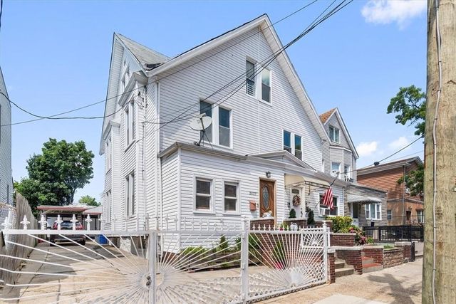 $839,000 | 2527 Poplar Street | Westchester Village