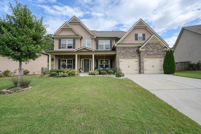 $570,000 | 305 Water Oak Lane | The Manor at Bridge Hill