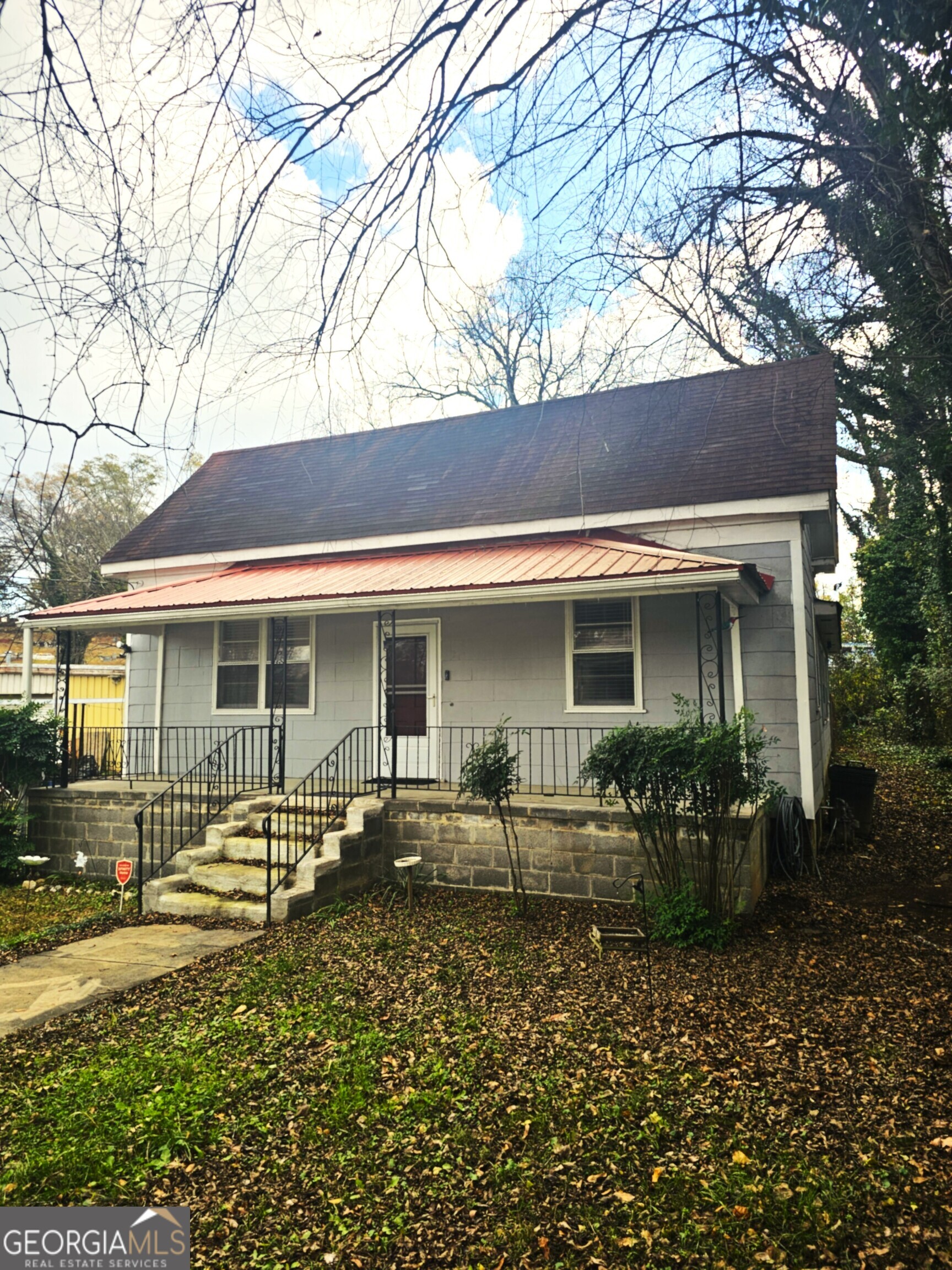 front view of house with a yard