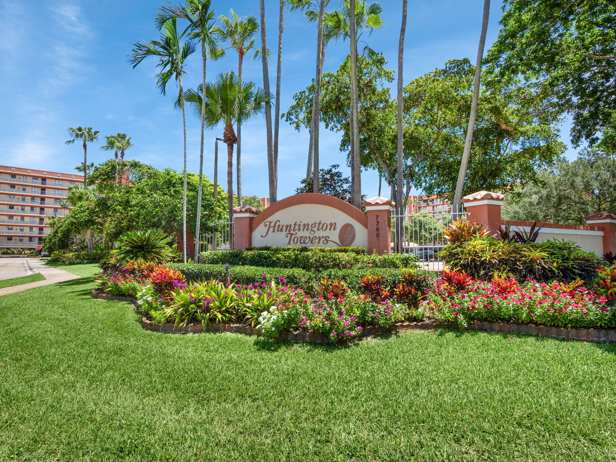 a view of a garden with a fountain