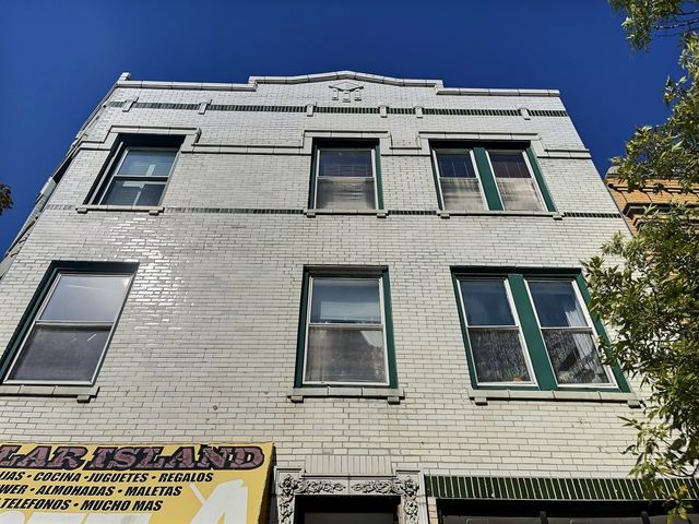 $1,650 | 3760 West Fullerton Avenue, Unit 2W | Logan Square