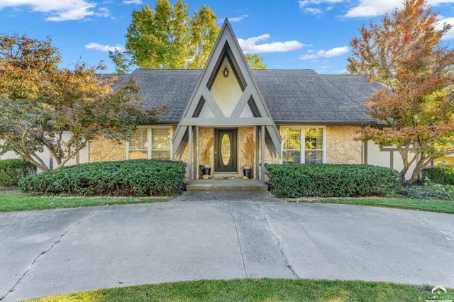 $535,000 | 1907 Quail Creek Drive | Lawrence