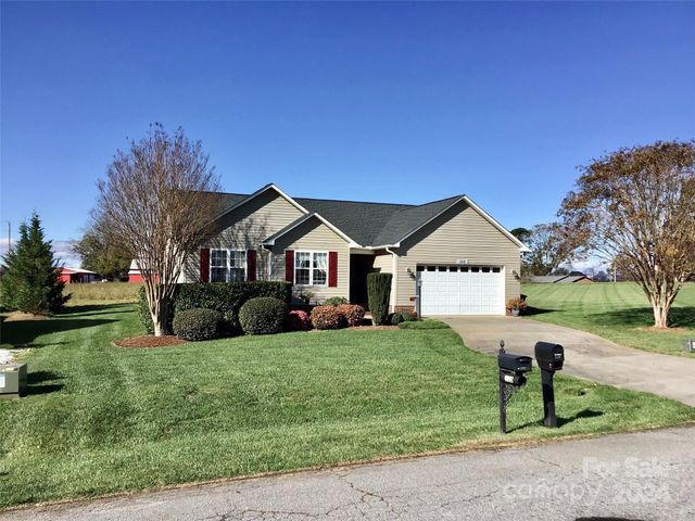 $350,000 | 120 West Edinburgh Court | Concord Township - Iredell County