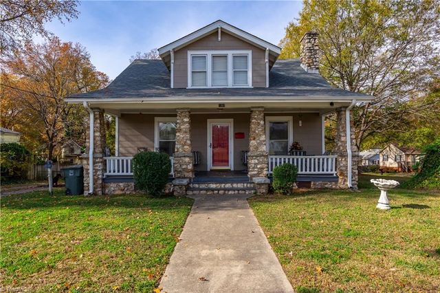 $199,900 | 1302 Randolph Avenue | Arlington Park