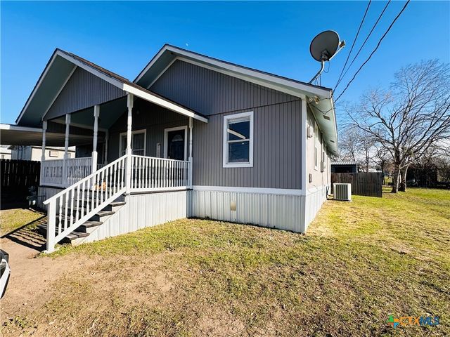 $220,000 | 207 Dayly Street | Yoakum