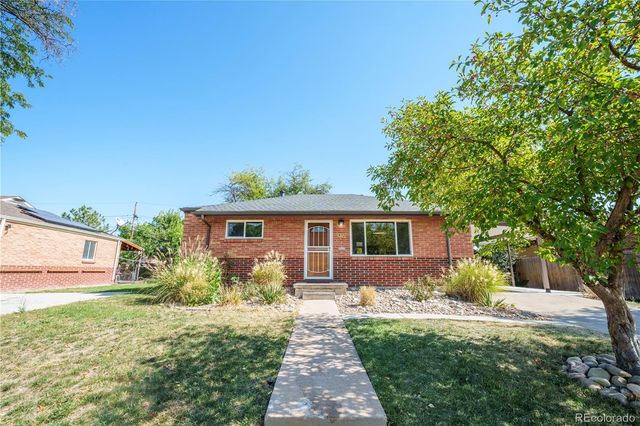 $525,000 | 1470 South Winona Way | Mar Lee