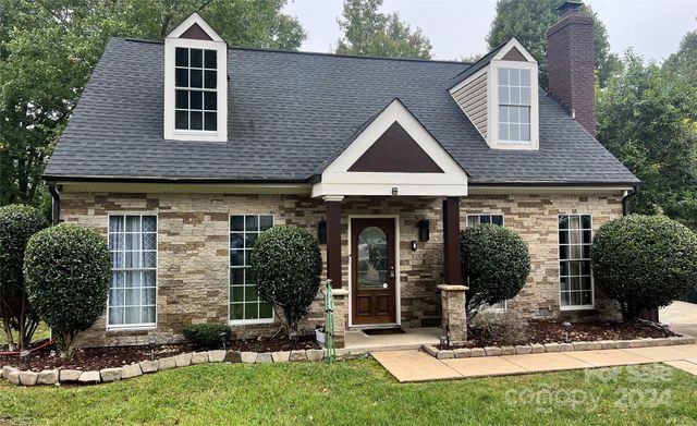 $385,900 | 7921 Chestnut Ridge Drive | Hickory Grove - Charlotte