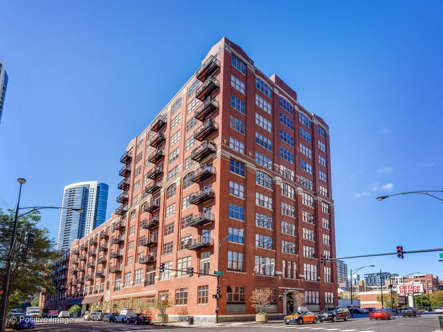 $399,000 | 360 West Illinois Street, Unit 3G | The Sexton