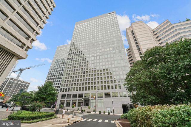 $1,450,000 | 1111 19th Street North, Unit 2703 | North Rosslyn