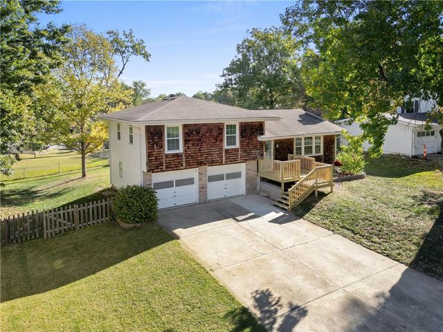 $279,000 | 3009 South Ponca Drive | Walnut Gardens